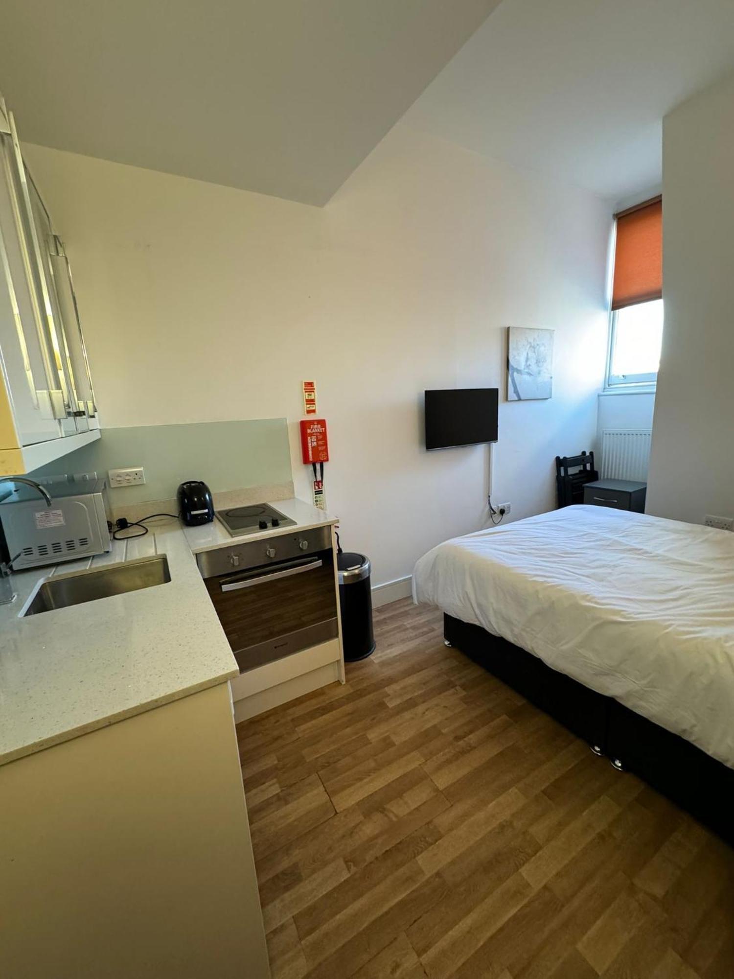 Clarges- Hsk Suites Лондон Екстериор снимка