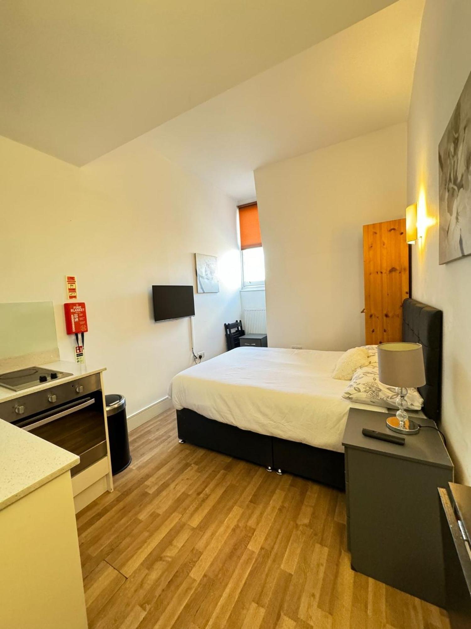 Clarges- Hsk Suites Лондон Екстериор снимка