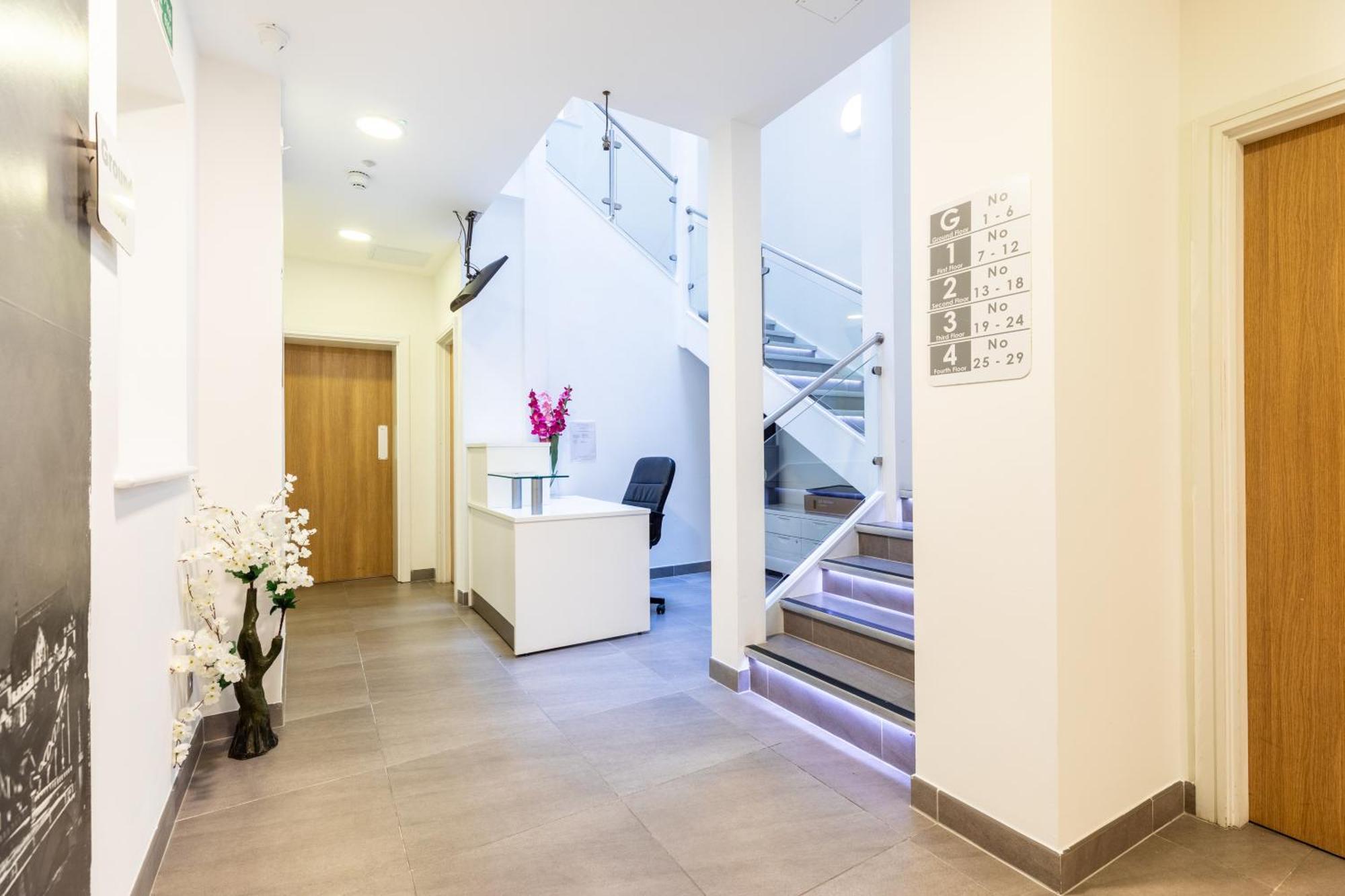 Clarges- Hsk Suites Лондон Екстериор снимка