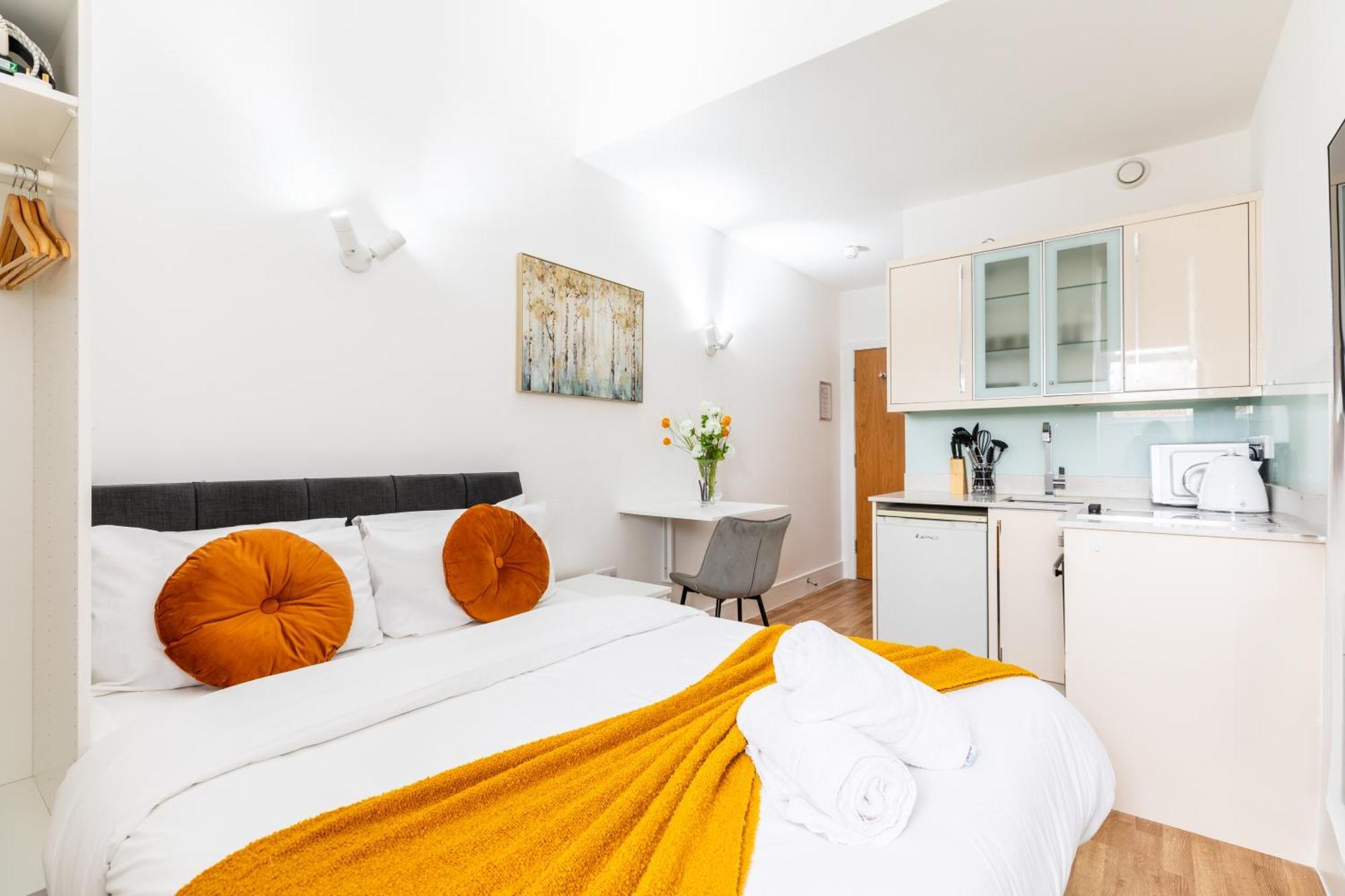Clarges- Hsk Suites Лондон Екстериор снимка