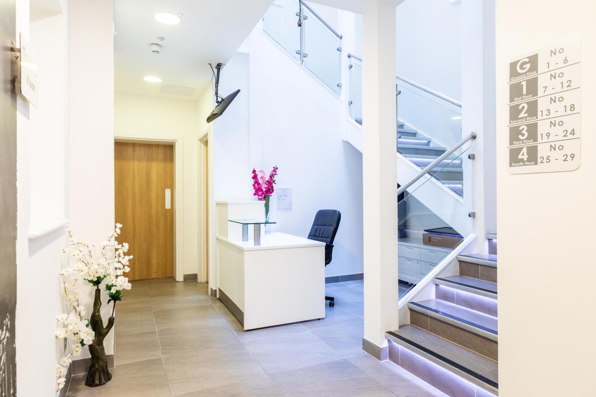 Clarges- Hsk Suites Лондон Екстериор снимка