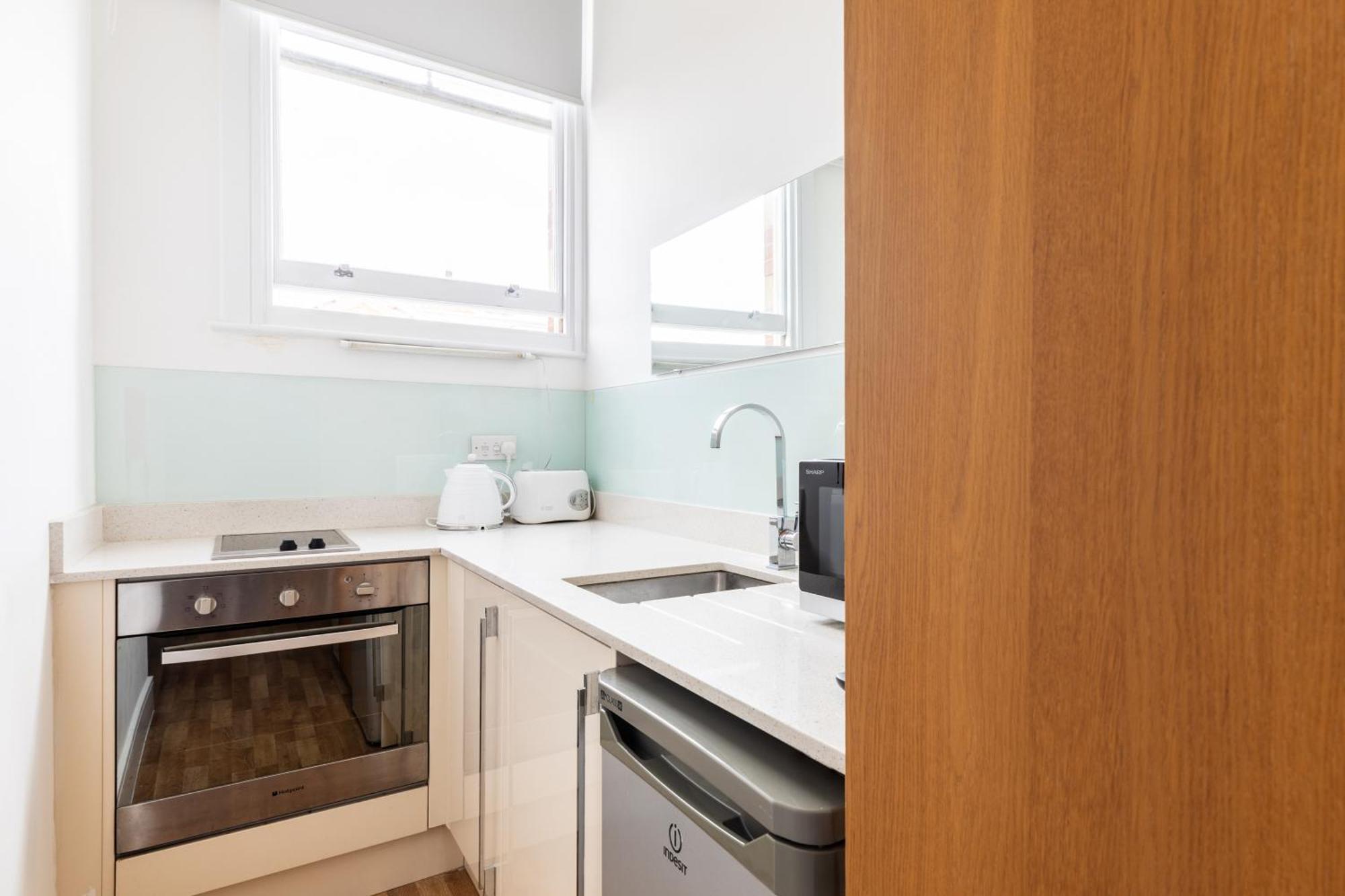 Clarges- Hsk Suites Лондон Екстериор снимка