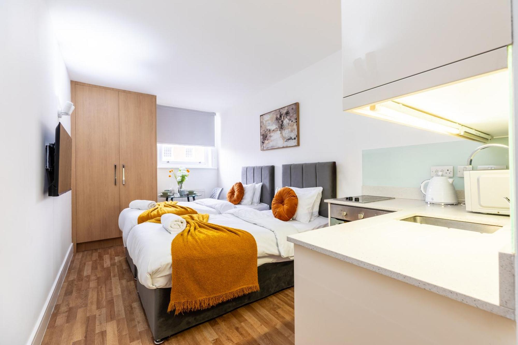 Clarges- Hsk Suites Лондон Екстериор снимка