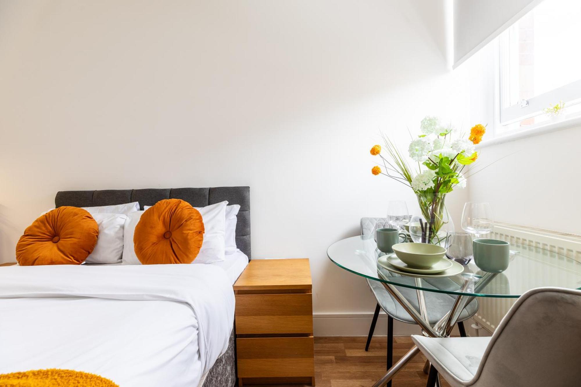 Clarges- Hsk Suites Лондон Екстериор снимка