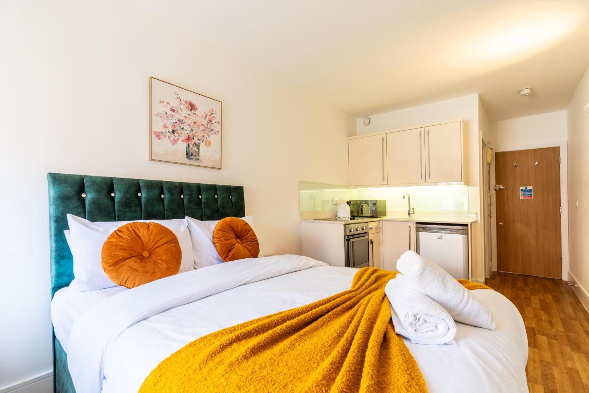 Clarges- Hsk Suites Лондон Екстериор снимка