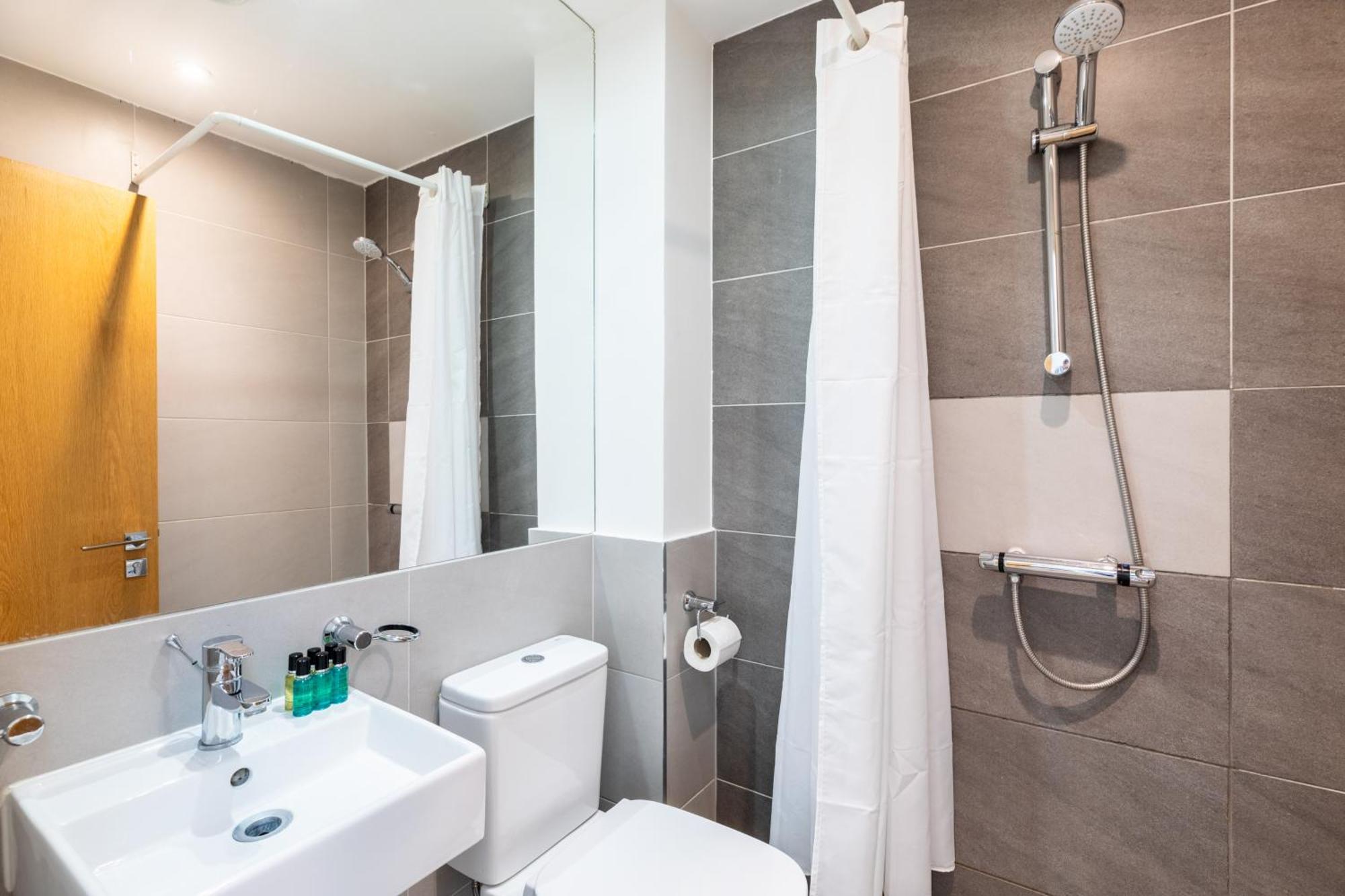 Clarges- Hsk Suites Лондон Екстериор снимка