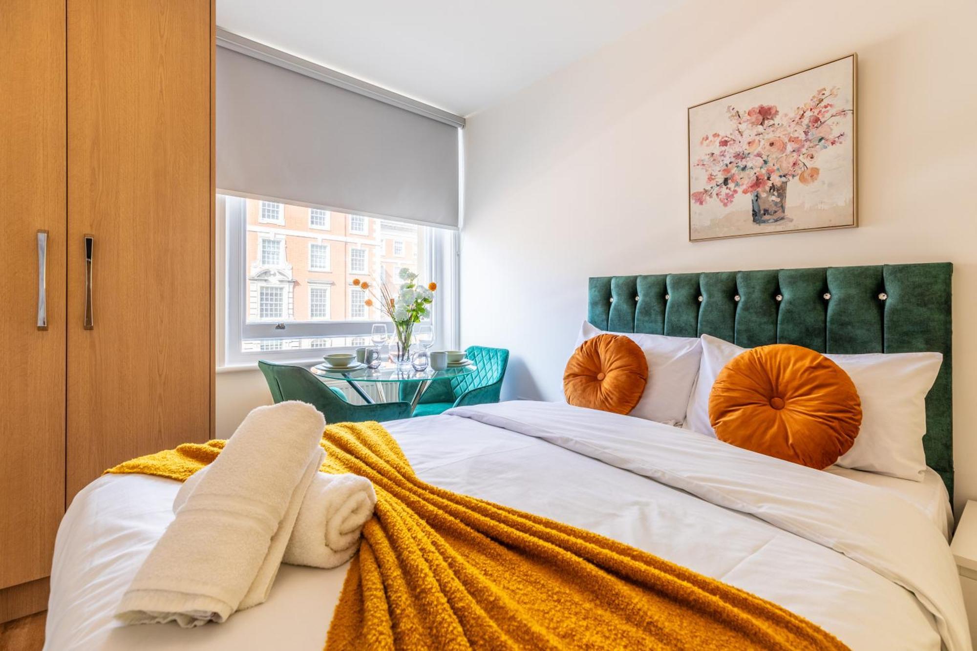 Clarges- Hsk Suites Лондон Екстериор снимка