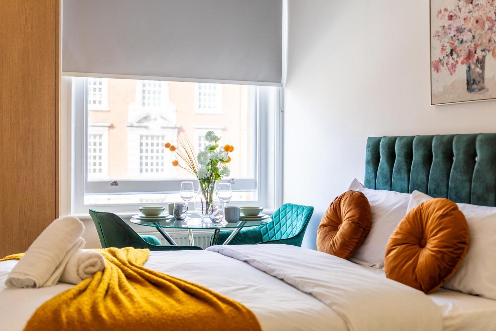 Clarges- Hsk Suites Лондон Екстериор снимка