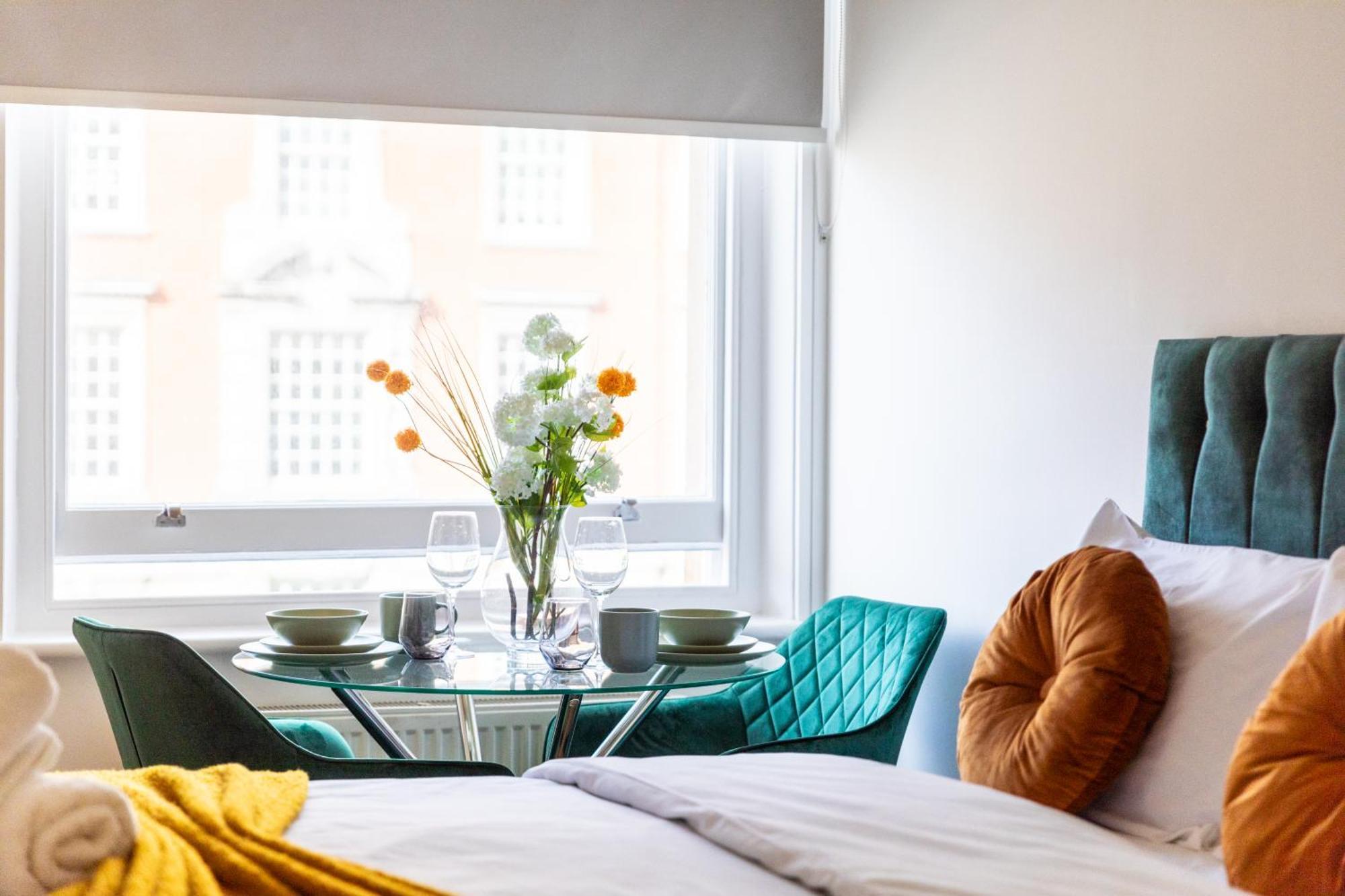 Clarges- Hsk Suites Лондон Екстериор снимка