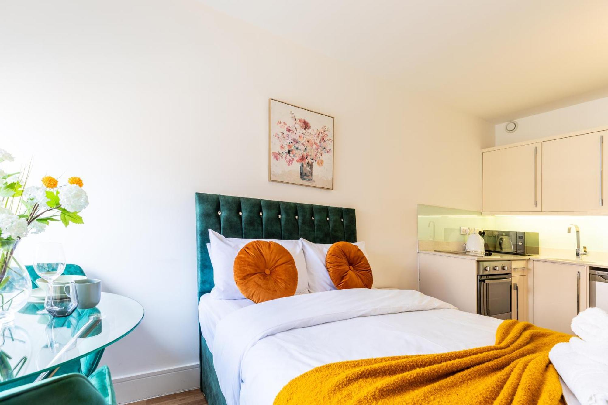 Clarges- Hsk Suites Лондон Екстериор снимка